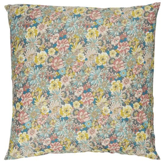 Blommigt kuddfodral med lila toner