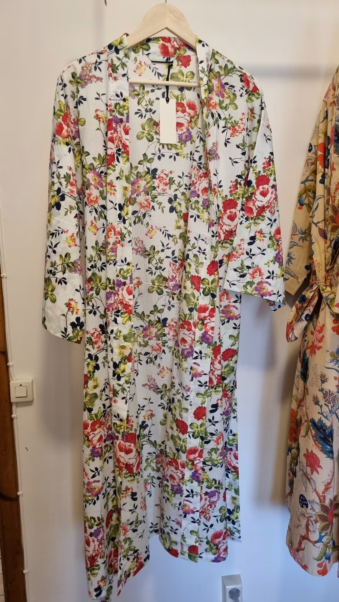 Småblommig kimono - vit botten
