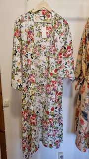 Småblommig kimono - vit botten