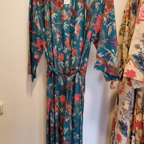 Blommig kimono - blå/grön botten