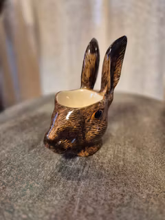 Äggkopp hare