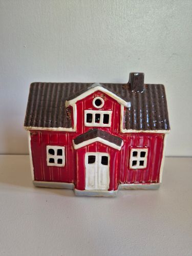 Keramikhus herrgårdslikande - rött