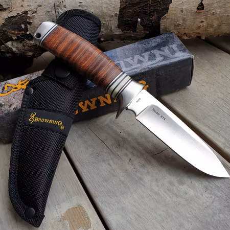 Jaktkniv med Brunt Lindat Läderhandtag – Klassisk Design och Säkert Grepp