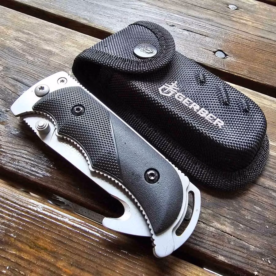 En pålitlig fällbar jaktkniv Gerber Freeman Guide Linerlock