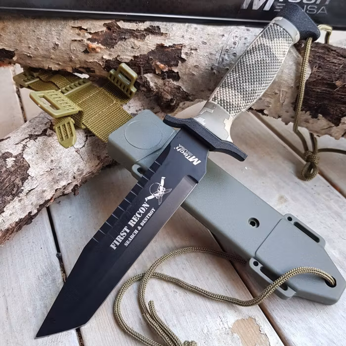 Taktisk Tanto kniv utformad för taktiska uppdrag.
