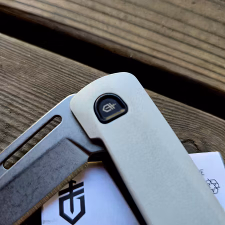 EDC Fällkniv Gerber Affinity Framelock Silver