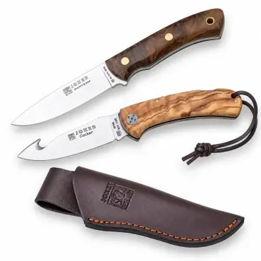 Joker jaktset – Pantera jaktkniv 9,8 cm i valnöt och Cocker jaktfällkniv 9 cm med buköppnare