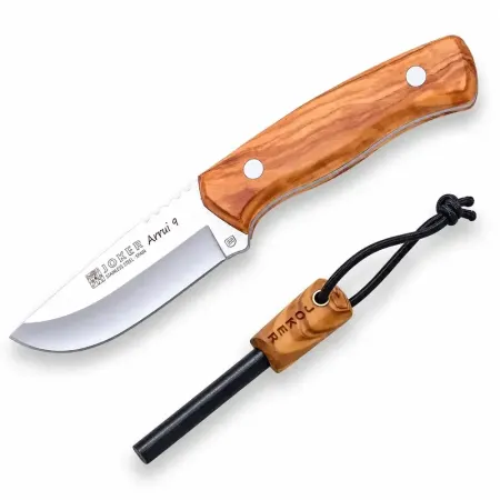 Joker lägerset i olivträ – Arrui 9 cm kniv och tändstål för jakt och läger