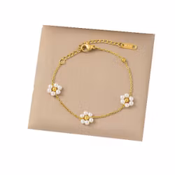Armband med pärlblommor