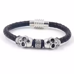 Svart armband med dubbla dödskallar