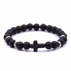 Svart armband med korsdetalj