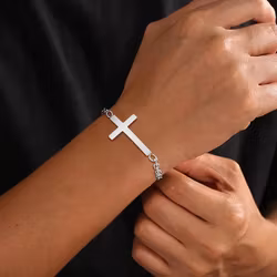 Armband med kors i rostfritt stål