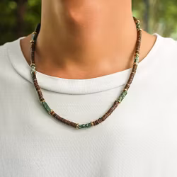 Halsband med trä- och stenpärlor, 47–52 cm