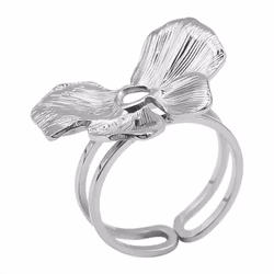 Silverring med levande blomdesign