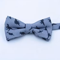 Grå fluga med dinosaurier