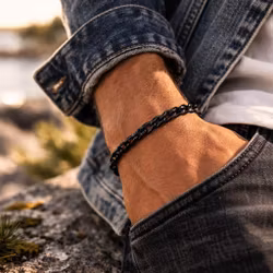 Svart kedjearmband i rostfritt stål