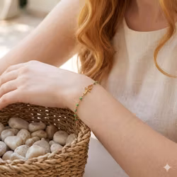 Ankh Armband i Guldpläterat Rostfritt Stål med Gröna Detaljer – 17–20 cm