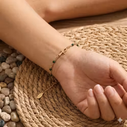 Ankh Armband i Guldpläterat Rostfritt Stål med Mörkgröna Detaljer – 17–20 cm