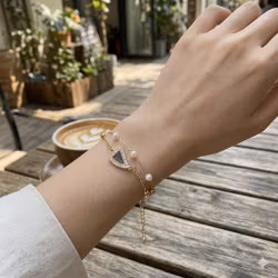 Guldpläterat Dubbelarmband i Rostfritt Stål med Svart Hjärta och Pärlor – 17–20 cm