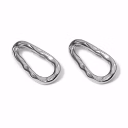 Ovala örhängen i rostfritt stål med organisk form