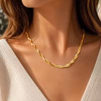 Elegant gult flätat halsband i rostfritt stål