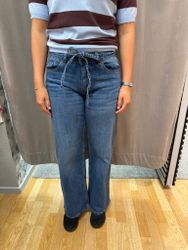 Blå jeans med knytband