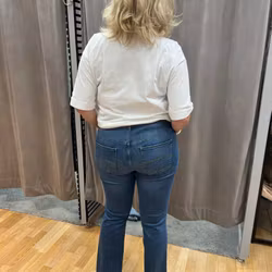 Blå flare jeans