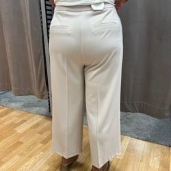 Beige kostymbyxor med resår