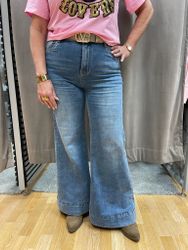 Långa vida jeans
