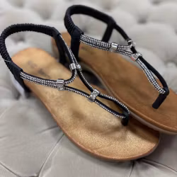Svarta sandaler med strass