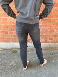 Mörkgrå slim fit jeans