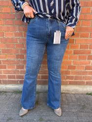 Blå flare slim fit jeans
