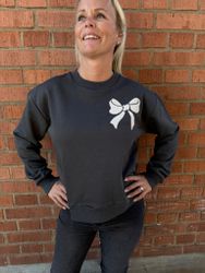 Grå sweatshirt med rosett