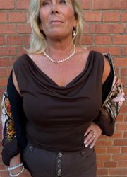 Brunt draperat linne
