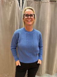 Jeansblå stickad tröja