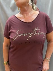 Vinröd T-shirt Everything is Possible