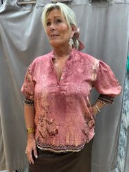 Romantisk rosa blus