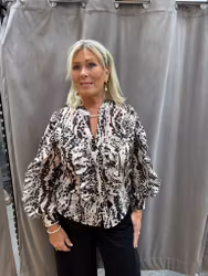 Svart/beige djurmönstrad blus