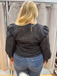 Svart transparent blus med mönster