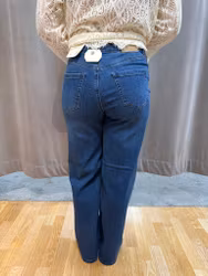 Mörkblå jeans med rak passform