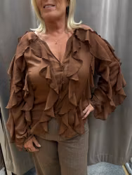 Brun chiffongblus med volanger