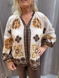 Bohemisk brun/vit mönstrad blus