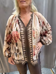 Bohemisk rosa/brun blommig blus