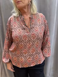 Bohemisk rosa mönstrad blus