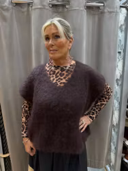 Mörkbrun stickad poncho/väst