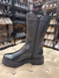Svarta höga skinnboots