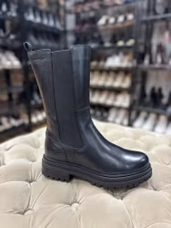Svarta höga skinnboots