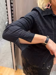 Svart skjortblus med dragkedja