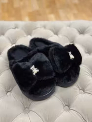 Svarta Fluffiga tofflor