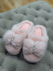 Rosa Fluffiga tofflor